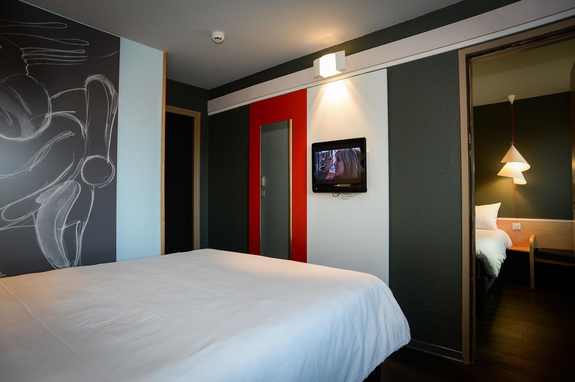 Ibis Saint-Lo Hotel Bagian luar foto