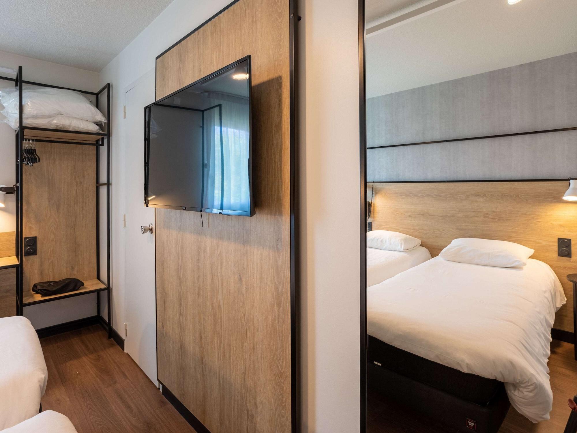 Ibis Saint-Lo Hotel Bagian luar foto