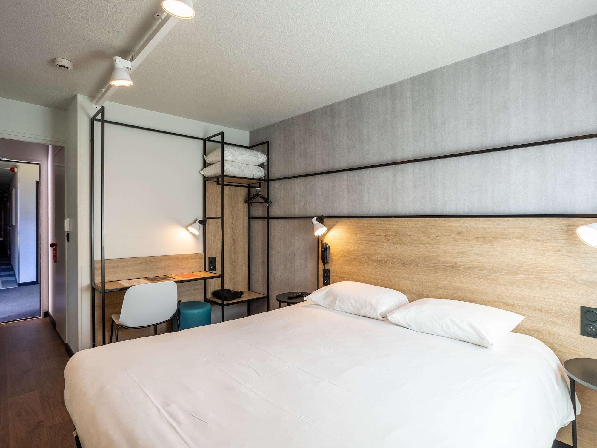 Ibis Saint-Lo Hotel Bagian luar foto