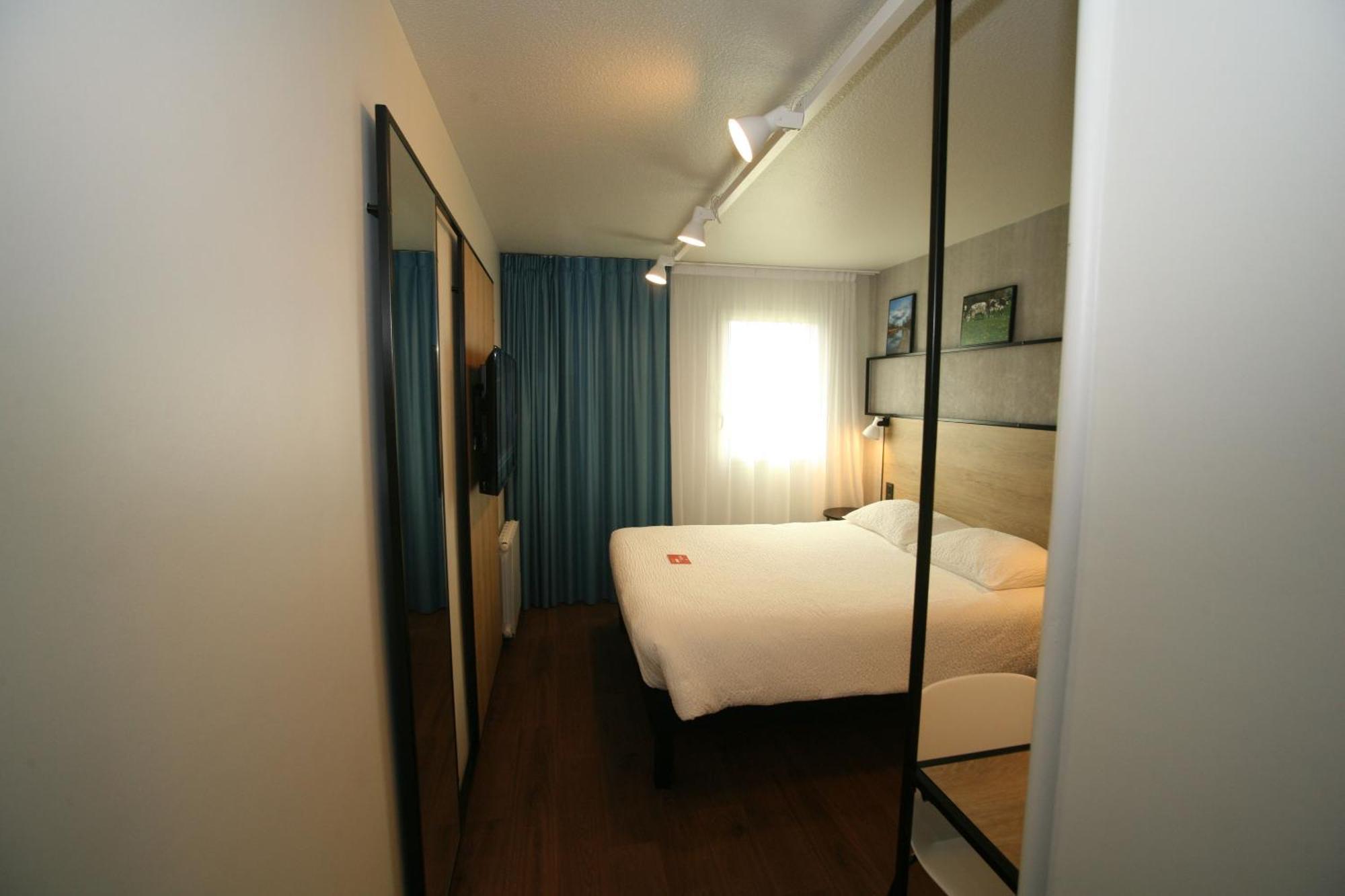 Ibis Saint-Lo Hotel Bagian luar foto